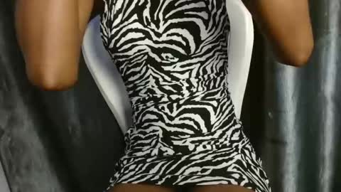 slim ivy online show from November 24, 2025, 4:12 am