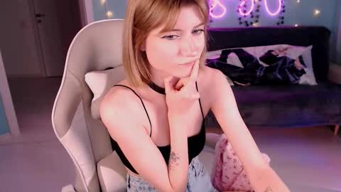 Snapshot of sweetrichal chatting on October 17, 2025, 9:17 pm sweetrichal online show from October 17, 2025, 9:17 pm