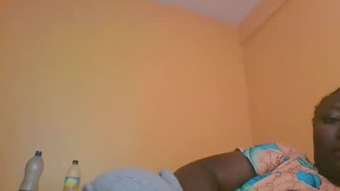 Snapshot of sweetrose2049 chatting on February 11, 2026, 8:19 am Rose Watetu online show from February 11, 2026, 8:19 am