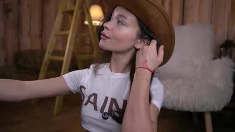 Snapshot of sweetrossie chatting on March 16, 2026, 3:27 pm Rose online show from March 16, 2026, 3:27 pm