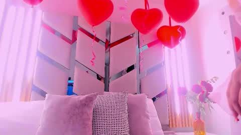 sweetsalome_01 online show from February 14, 2026, 12:02 pm