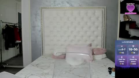 Snapshot of sweetsexangel chatting on December 2, 2024, 1:57 pm Goddess Allysse online show from December 2, 2024, 1:57 pm