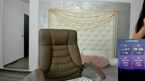 Snapshot of sweetsexangel chatting on March 2, 2025, 3:27 pm Goddess Allysse online show from March 2, 2025, 3:27 pm