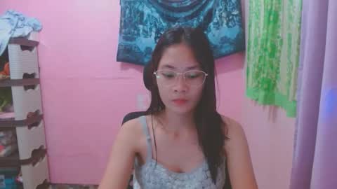 Snapshot of sweetsexygirl20 chatting on May 2, 2026, 12:21 pm Mia online show from May 2, 2026, 12:21 pm