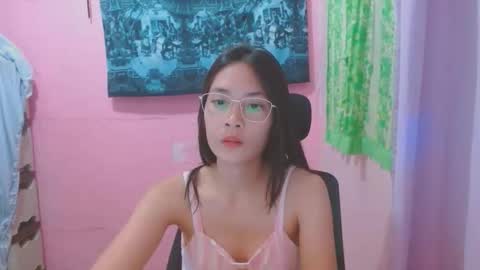 Snapshot of sweetsexygirl20 chatting on May 29, 2026, 4:32 am Mia online show from May 29, 2026, 4:32 am