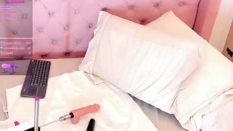 Snapshot of sweetsharon_ chatting on December 4, 2024, 1:42 pm Sharon online show from December 4, 2024, 1:42 pm