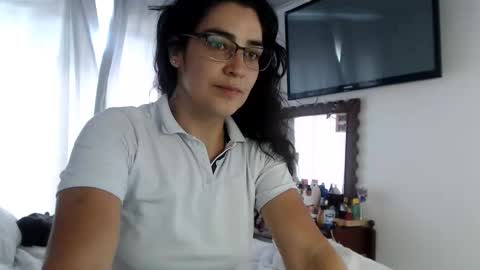 Dianis online show from December 17, 2025, 7:42 pm