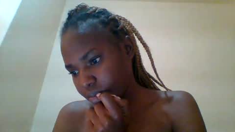 Snapshot of sweett_kimmie chatting on July 6, 2026, 8:33 am sweett_kimmie online show from July 6, 2026, 8:33 am