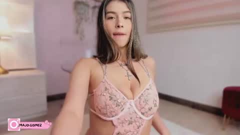Snapshot of sweett_mia1 chatting on June 10, 2026, 1:21 pm M I A online show from June 10, 2026, 1:21 pm