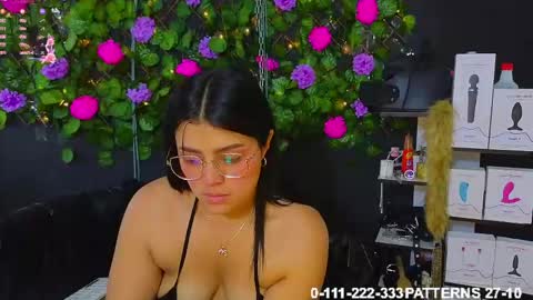 Molly -  INDEPENDENT MODEL online show from April 21, 2026, 4:45 pm