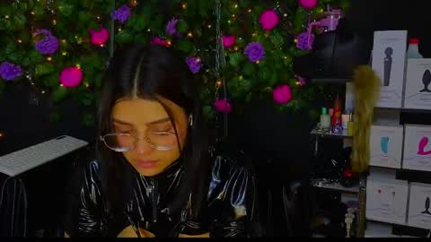 Snapshot of sweett_mollyy chatting on May 23, 2026, 8:07 am Molly - INDEPENDENT MODEL online show from May 23, 2026, 8:07 am