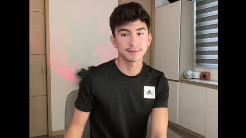 Snapshot of sweettaaron chatting on October 7, 2025, 5:43 pm Andy online show from October 7, 2025, 5:43 pm