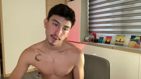 Snapshot of sweettaaron chatting on December 14, 2025, 9:19 pm Andy online show from December 14, 2025, 9:19 pm