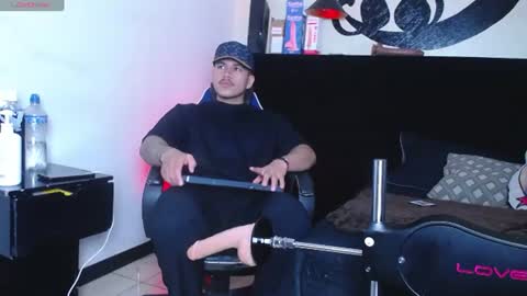 Snapshot of sweettguy_ chatting on July 15, 2026, 6:35 pm Jei online show from July 15, 2026, 6:35 pm
