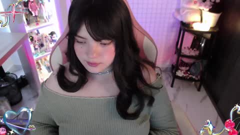 Pau online show from December 19, 2024, 9:17 pm