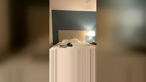 sweettreatz26 online show from April 27, 2026, 5:05 am