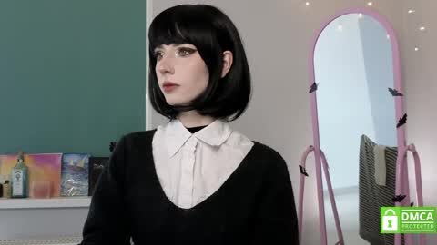 Snapshot of sweetuniporn chatting on May 15, 2026, 8:43 am Elis a little vacation Ill be here Saturday my schedules in bio online show from May 15, 2026, 8:43 am