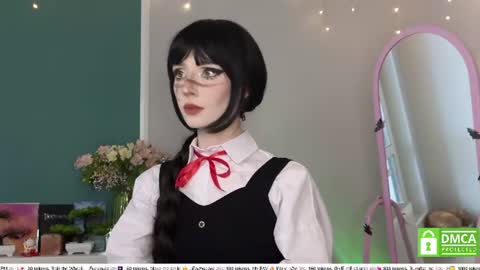 Snapshot of sweetuniporn chatting on June 18, 2026, 9:14 am Elis a little vacation Ill be here Saturday my schedules in bio online show from June 18, 2026, 9:14 am
