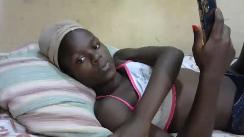 sweetvallerie online show from February 18, 2025, 4:05 pm