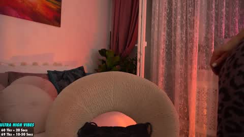 Snapshot of sweety_rinushka_ chatting on January 8, 2025, 3:17 pm Katerina online show from January 8, 2025, 3:17 pm