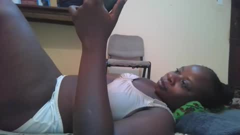 Snapshot of sweetyass25 chatting on May 25, 2026, 5:41 pm sweetyass25 online show from May 25, 2026, 5:41 pm