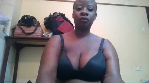 Snapshot of sweetyass25 chatting on June 14, 2026, 6:26 am sweetyass25 online show from June 14, 2026, 6:26 am