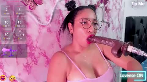 Lina online show from October 24, 2025, 11:28 am