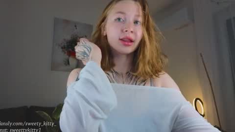 Snapshot of sweetykitty_x chatting on November 18, 2025, 3:27 pm Jenny give it a sub online show from November 18, 2025, 3:27 pm