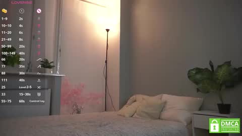 Astrid online show from September 12, 2025, 7:03 pm