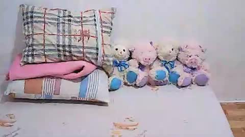 Sweetyummygirl online show from April 27, 2026, 5:27 am