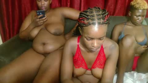 sweetz_candice online show from March 4, 2025, 1:01 am