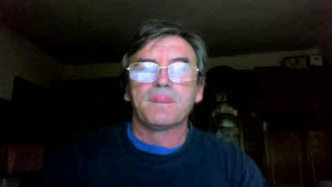 Snapshot of swergiu333 chatting on May 11, 2026, 4:40 am Raymond online show from May 11, 2026, 4:40 am