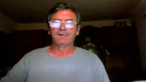 Snapshot of swergiu333 chatting on June 12, 2026, 6:34 am Raymond online show from June 12, 2026, 6:34 am