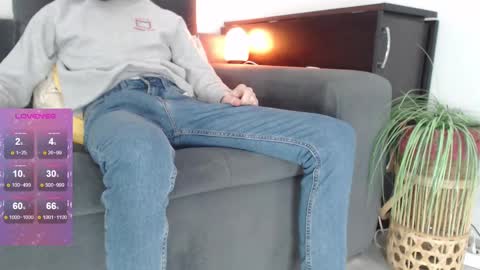 Snapshot of swetlittleboy4u chatting on December 12, 2024, 12:55 pm SwetLittleBoy4u online show from December 12, 2024, 12:55 pm