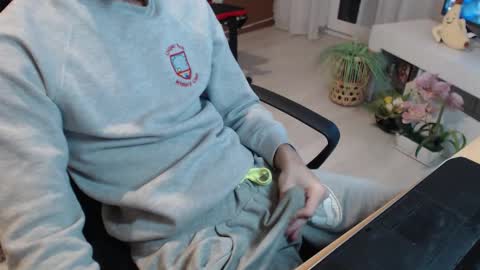 Snapshot of swetlittleboy4u chatting on October 1, 2025, 6:03 pm SwetLittleBoy4u online show from October 1, 2025, 6:03 pm