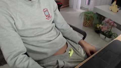 Snapshot of swetlittleboy4u chatting on October 2, 2025, 7:26 am SwetLittleBoy4u online show from October 2, 2025, 7:26 am