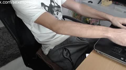 Snapshot of swetlittleboy4u chatting on November 4, 2025, 10:14 am SwetLittleBoy4u online show from November 4, 2025, 10:14 am