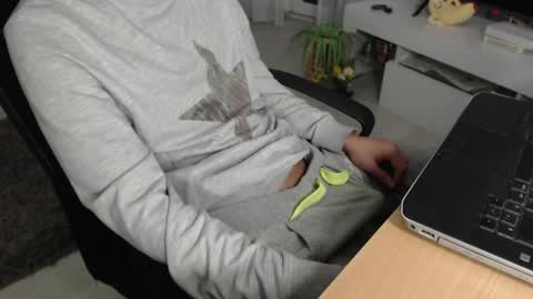 Snapshot of swetlittleboy4u chatting on November 11, 2025, 4:56 am SwetLittleBoy4u online show from November 11, 2025, 4:56 am