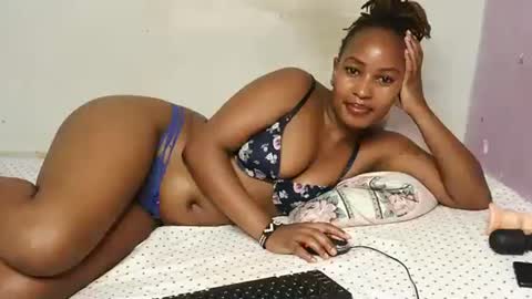 Snapshot of swt_bby chatting on May 2, 2026, 10:20 am swt_bby online show from May 2, 2026, 10:20 am