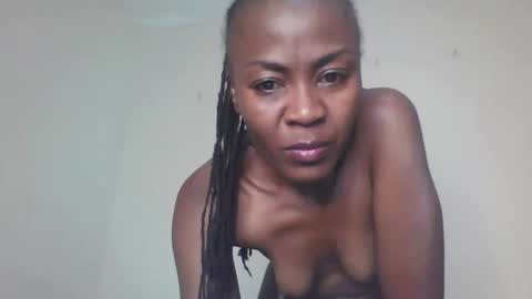 Snapshot of swtebony1 chatting on April 14, 2026, 10:38 pm ALICIA online show from April 14, 2026, 10:38 pm