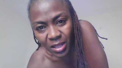 Snapshot of swtebony1 chatting on April 30, 2026, 10:58 pm ALICIA online show from April 30, 2026, 10:58 pm