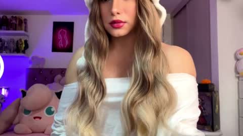 Snapshot of swtgoldenangel_ chatting on May 23, 2026, 9:13 am swtgoldenangel_ online show from May 23, 2026, 9:13 am