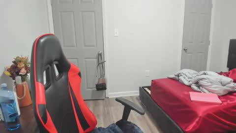 sxamleuy online show from December 15, 2025, 3:55 am