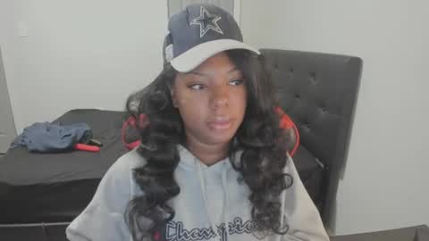 sxamleuy online show from July 9, 2026, 4:38 am