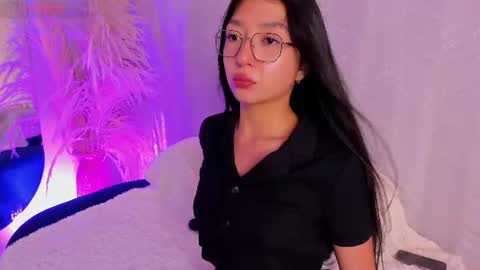 Snapshot of sydney_miller_ chatting on June 17, 2026, 12:24 am Sydney online show from June 17, 2026, 12:24 am