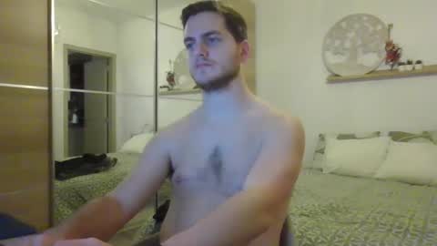 syl092 online show from December 10, 2024, 7:43 pm