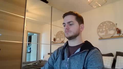 syl092 online show from January 11, 2025, 2:36 pm