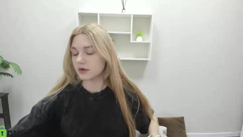 Snapshot of sylvia_ortiz chatting on September 16, 2025, 9:32 am Sylvia online show from September 16, 2025, 9:32 am