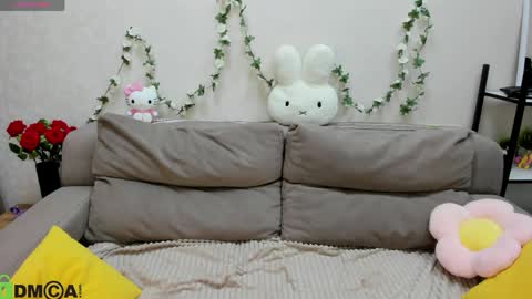 Sylvia online show from May 1, 2026, 1:10 am