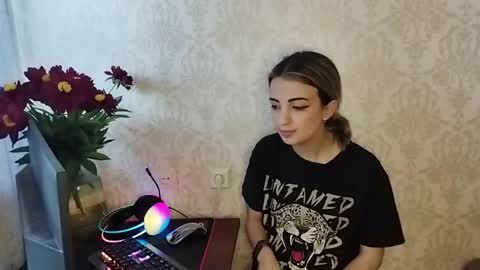 Snapshot of sylviaoris chatting on May 31, 2026, 2:35 pm Emily online show from May 31, 2026, 2:35 pm